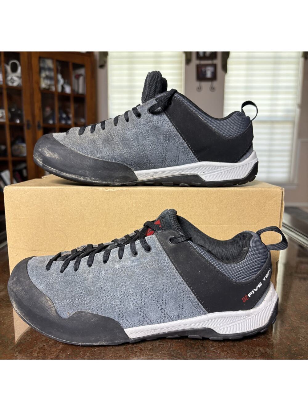 Five Ten Guide Tennie Climbing Shoes Men's 8 Grey Black Hiking Outdoor Sneakers